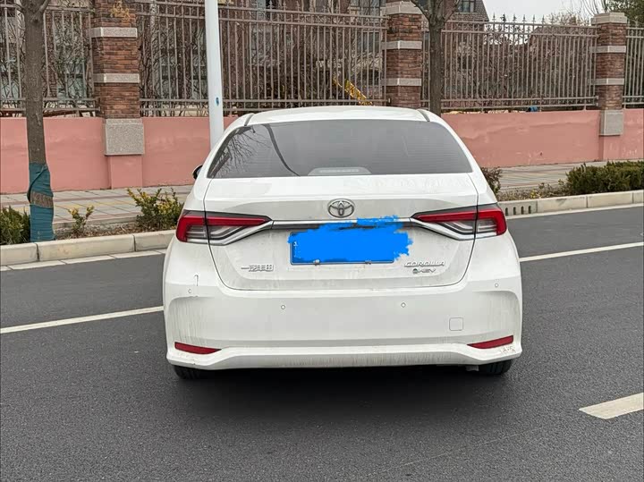 Фото 9 - Toyota Corolla