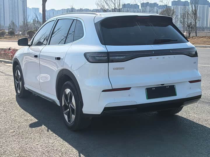 Фото 9 - Geely Galaxy E5