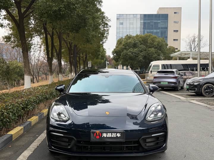 Фото 2 - Porsche Panamera Hybrid