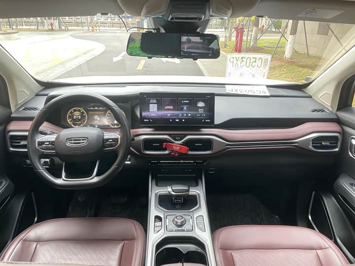 Фото 6 - Geely Okavango