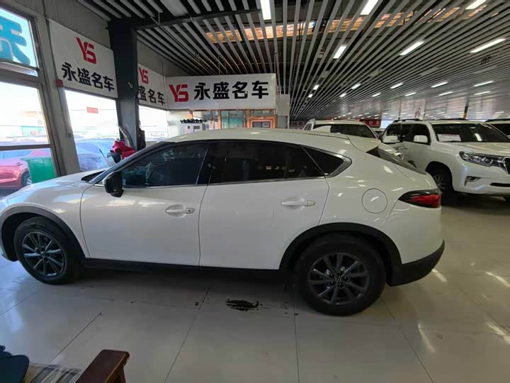 Фото 7 - Mazda CX-4