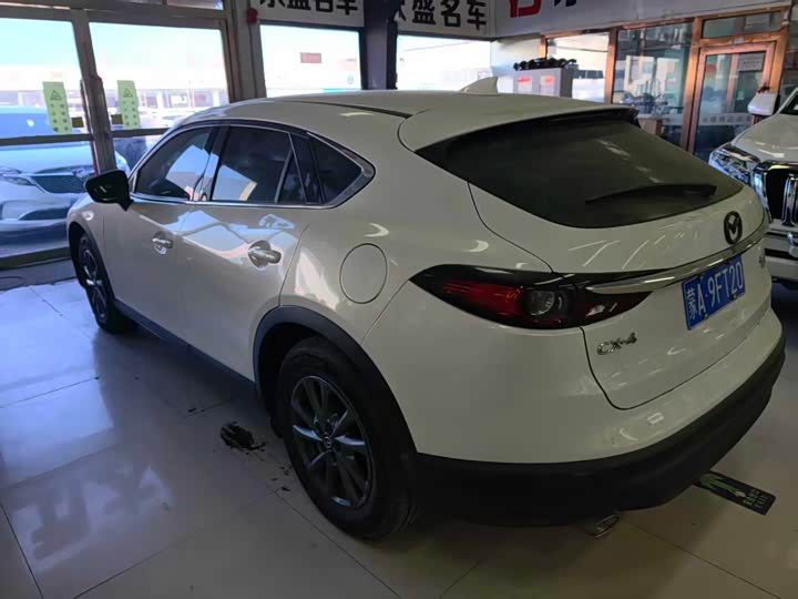 Фото 8 - Mazda CX-4