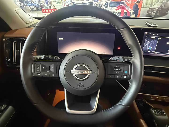 Фото 5 - Nissan Pathfinder