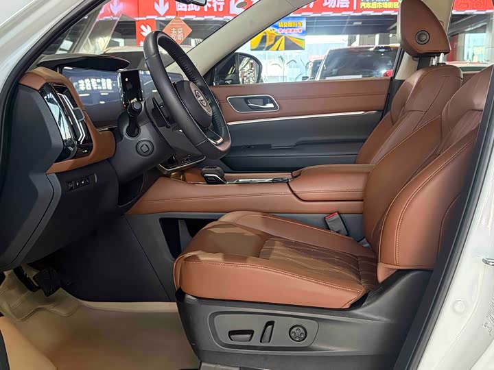 Фото 8 - Nissan Pathfinder