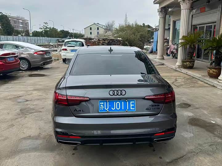 Фото 5 - Audi A4L