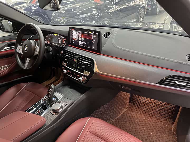 Фото 6 - BMW 5 Series