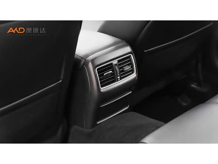 Фото 9 - Infiniti Q50L