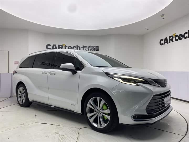 Фото 3 - Toyota Sienna