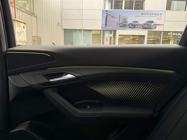 Фото 2 - Audi Q6L e-tron