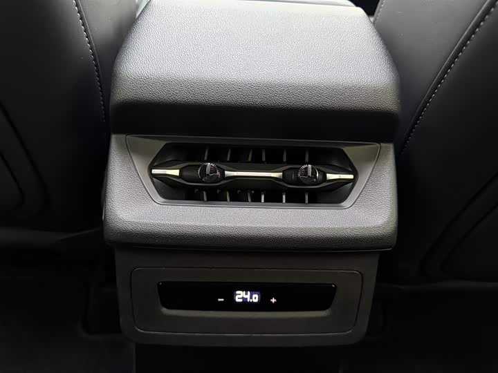 Фото 6 - Audi Q6L e-tron