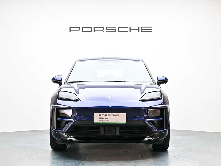 Фото 2 - Porsche Macan EV