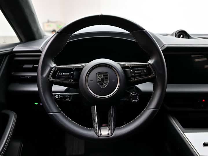 Фото 9 - Porsche Macan EV