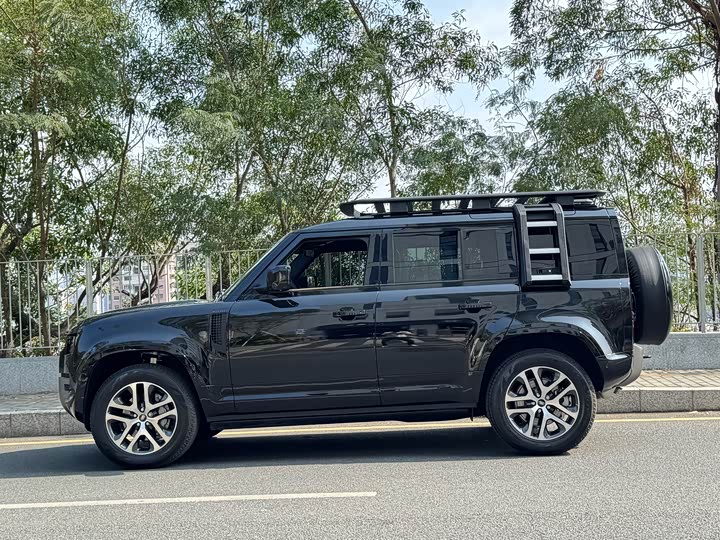 Фото 8 - Land Rover Defender