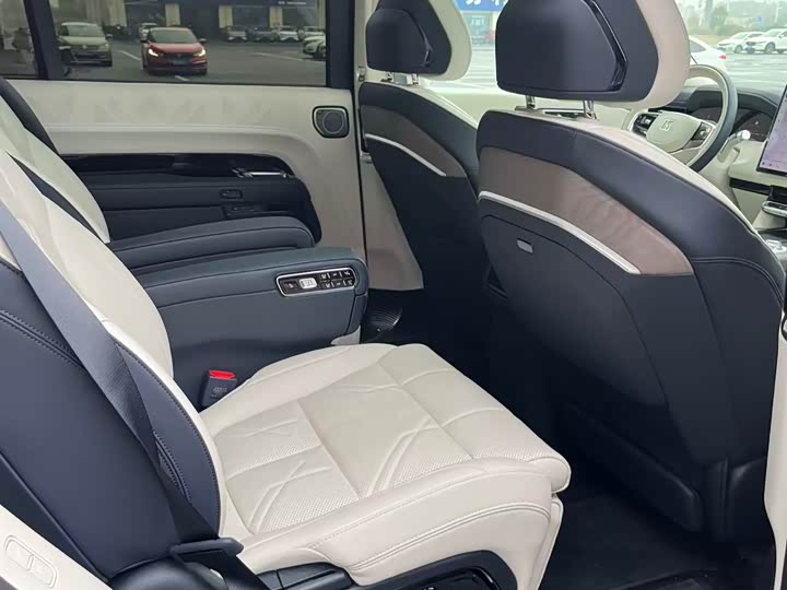 Фото 9 - Zeekr 9X