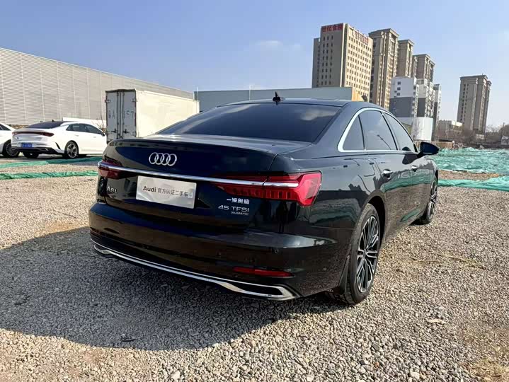 Фото 9 - Audi A6L