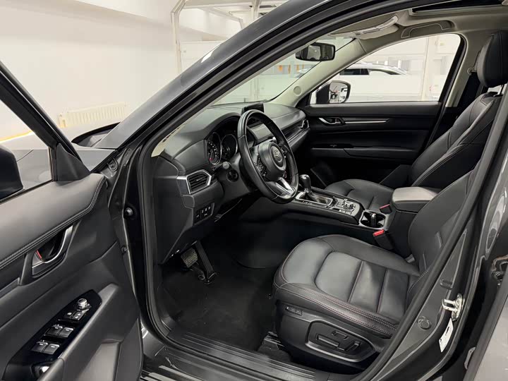 Фото 8 - Mazda CX-5