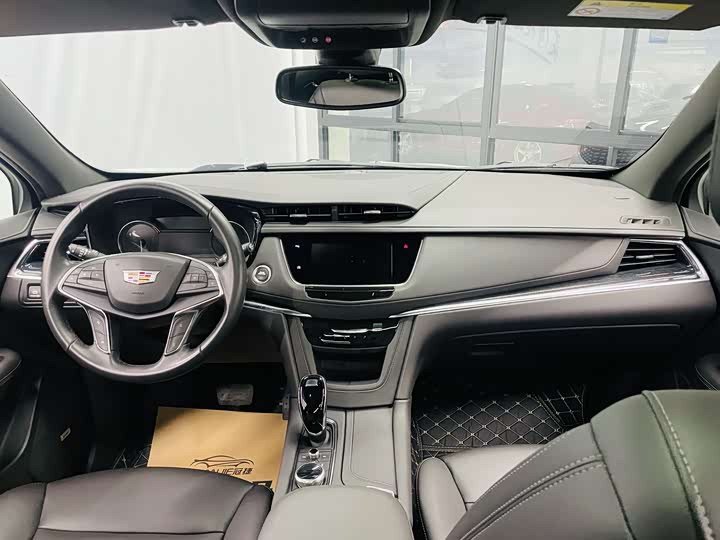 Фото 6 - Cadillac XT5