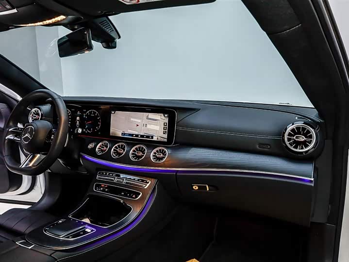 Фото 7 - Mercedes-Benz E-Class