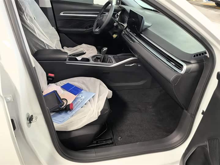 Фото 8 - Geely Emgrand