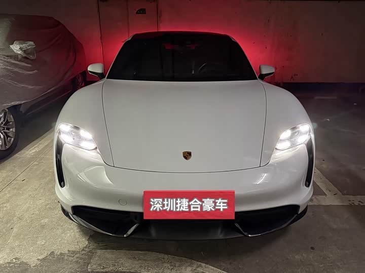 Photo 2 - Porsche Taycan