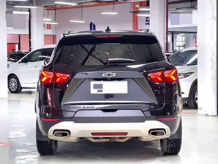 Фото 4 - Chevrolet Blazer