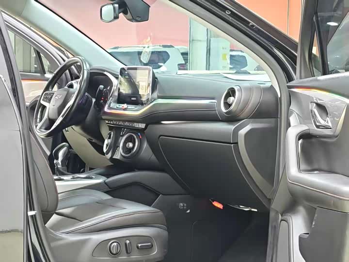 Фото 6 - Chevrolet Blazer