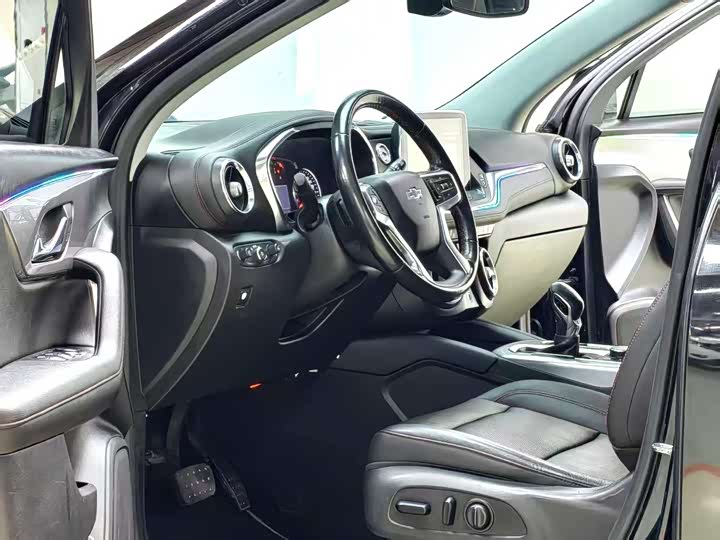 Фото 7 - Chevrolet Blazer