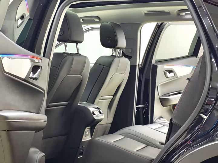 Фото 8 - Chevrolet Blazer