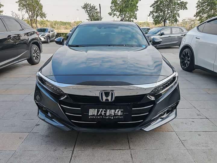 Фото 2 - Honda Accord