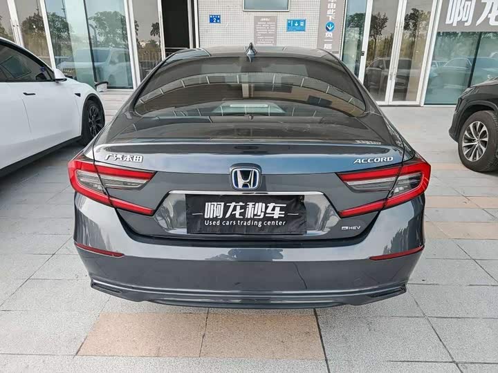 Фото 4 - Honda Accord