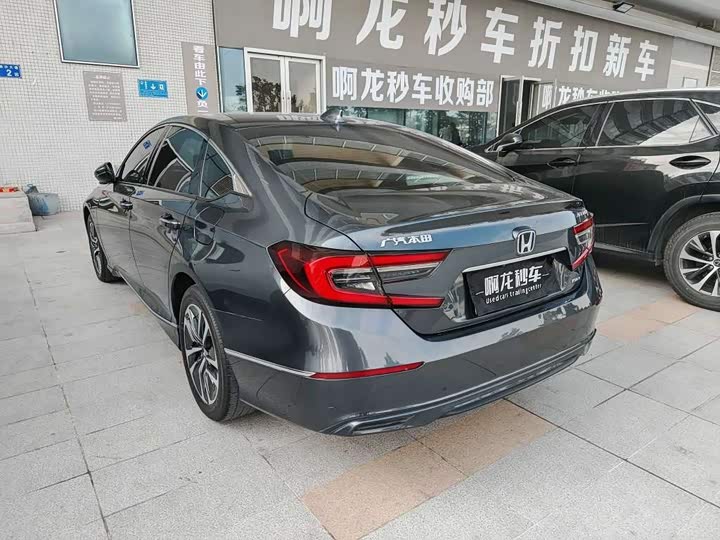 Фото 5 - Honda Accord
