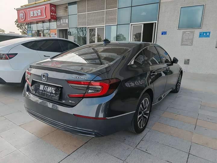 Фото 6 - Honda Accord