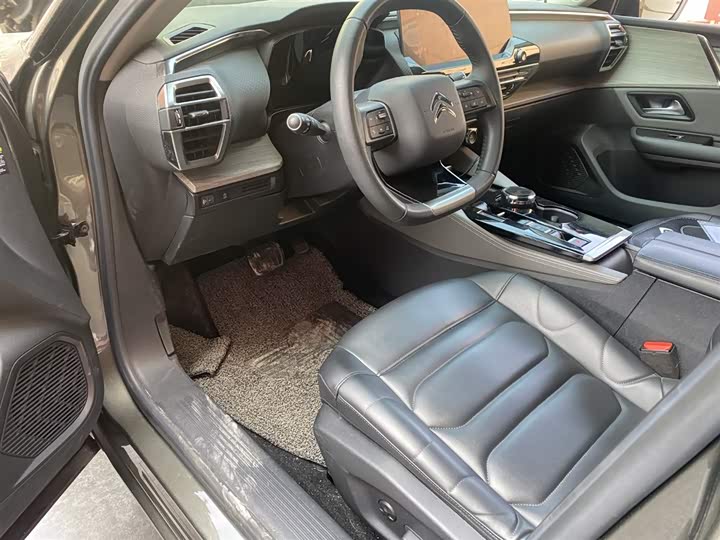 Фото 4 - Citroen C5 X