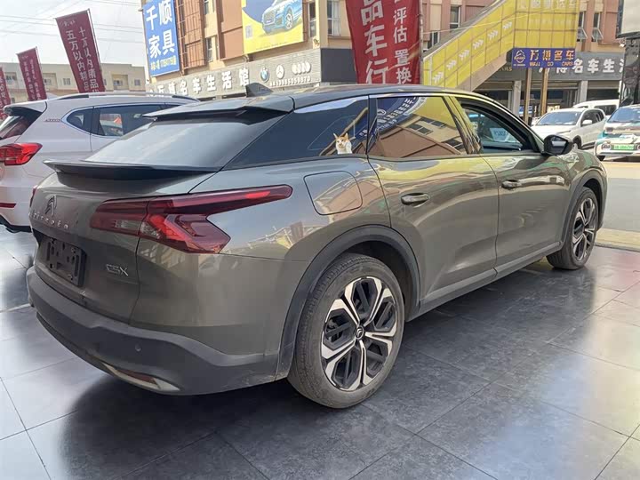 Фото 9 - Citroen C5 X