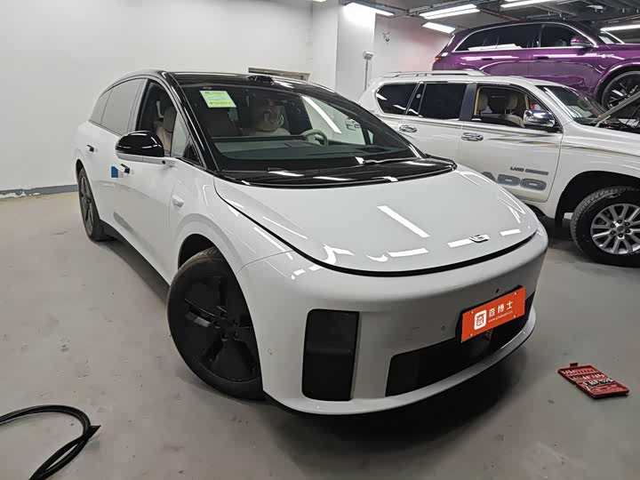 Фото 6 - LiXiang i6