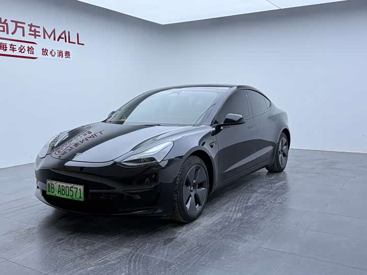 Фото 1 - Tesla Model 3