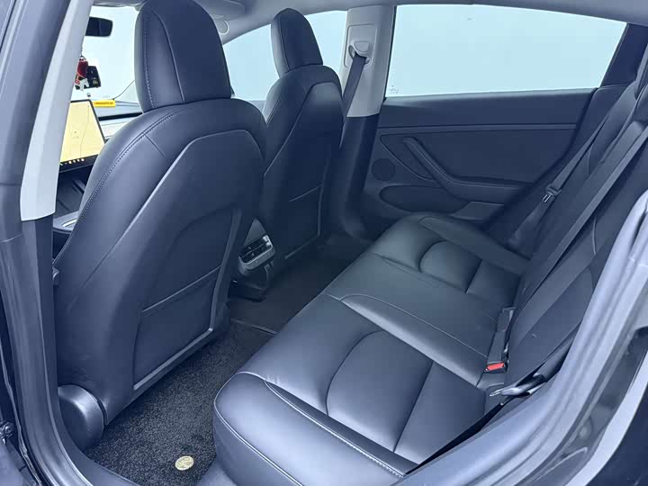 Фото 6 - Tesla Model 3