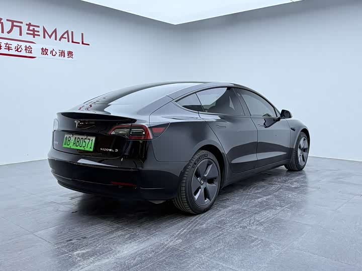 Фото 9 - Tesla Model 3