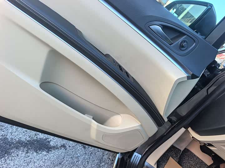 Фото 5 - Buick GL8 ES