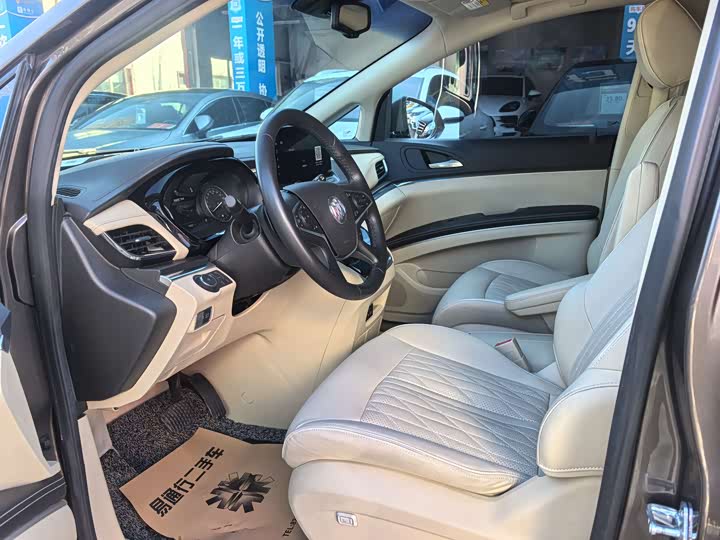 Фото 6 - Buick GL8 ES