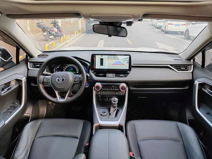 Фото 7 - Toyota RAV4