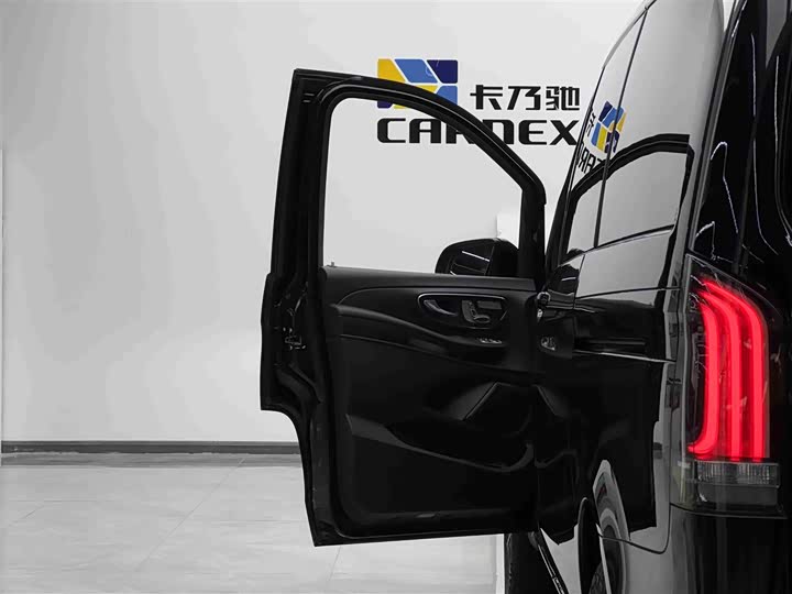 Фото 5 - Mercedes-Benz V-Class