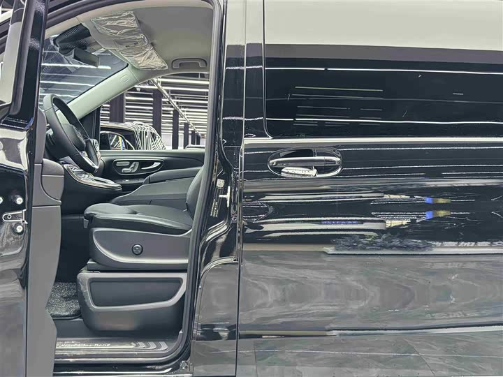 Фото 6 - Mercedes-Benz V-Class