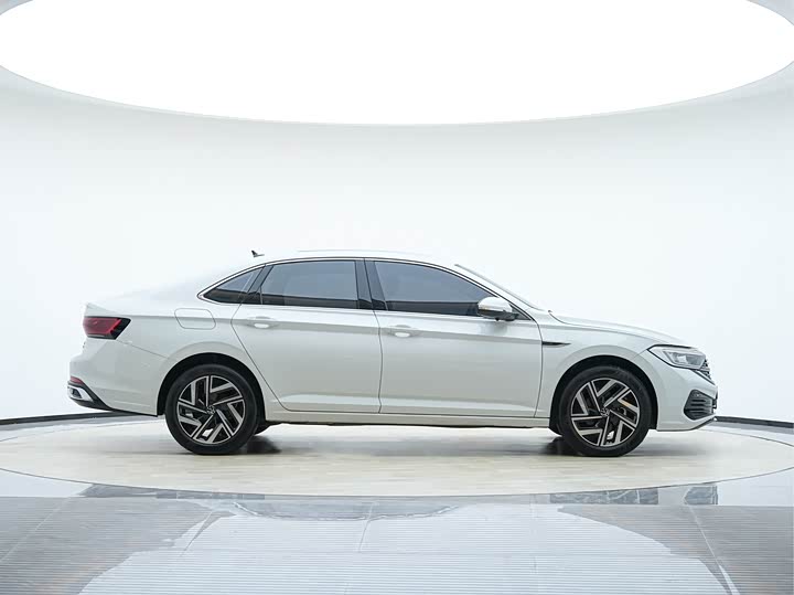 Фото 4 - Volkswagen Sagitar L