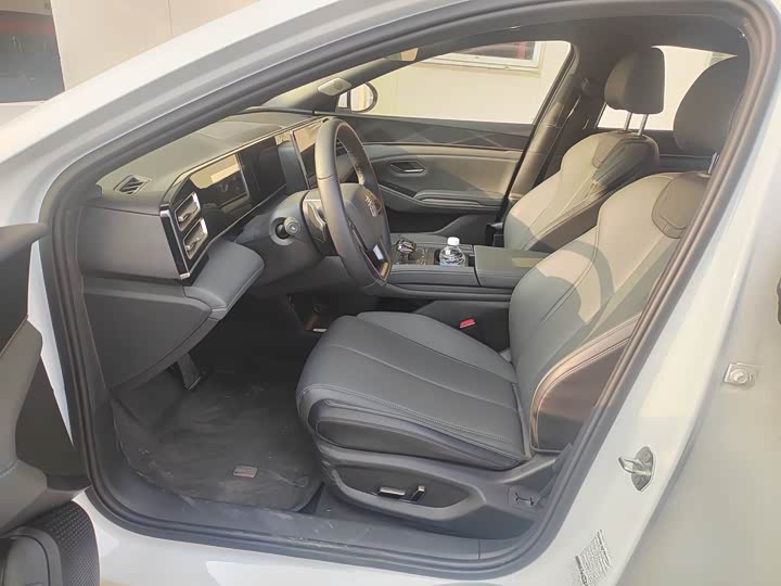 Фото 2 - BYD Qin L