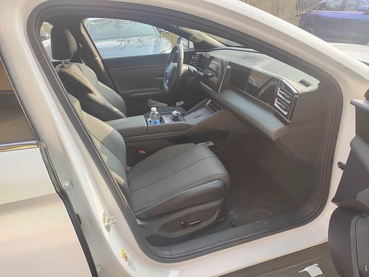 Фото 6 - BYD Qin L