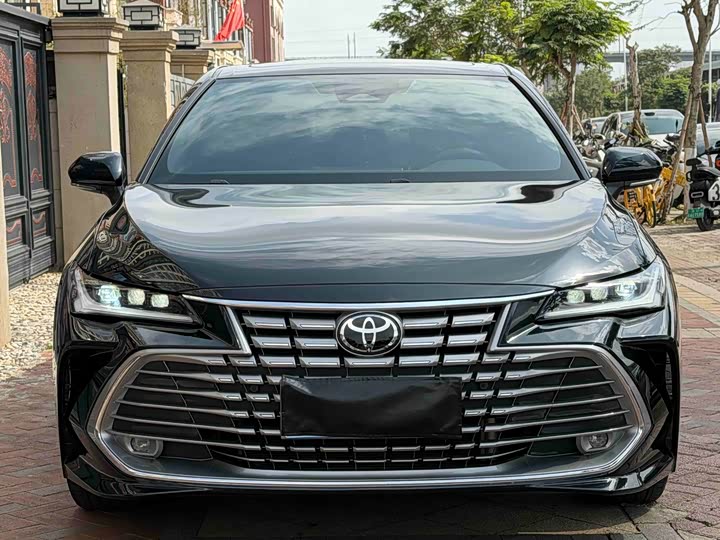 Фото 2 - Toyota Avalon
