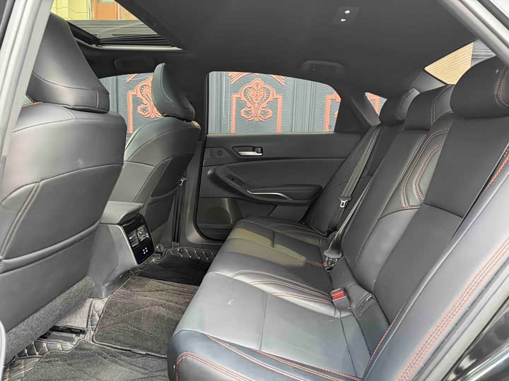 Фото 6 - Toyota Avalon