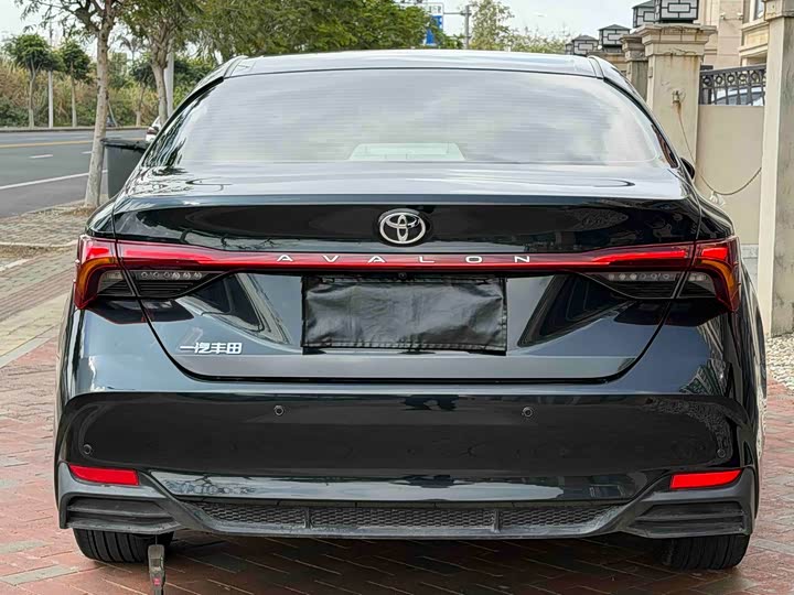 Фото 8 - Toyota Avalon