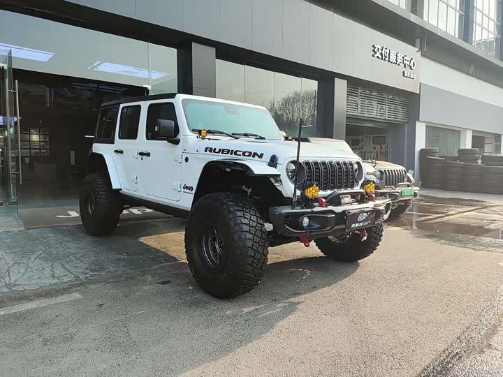 Фото 3 - Jeep Wrangler